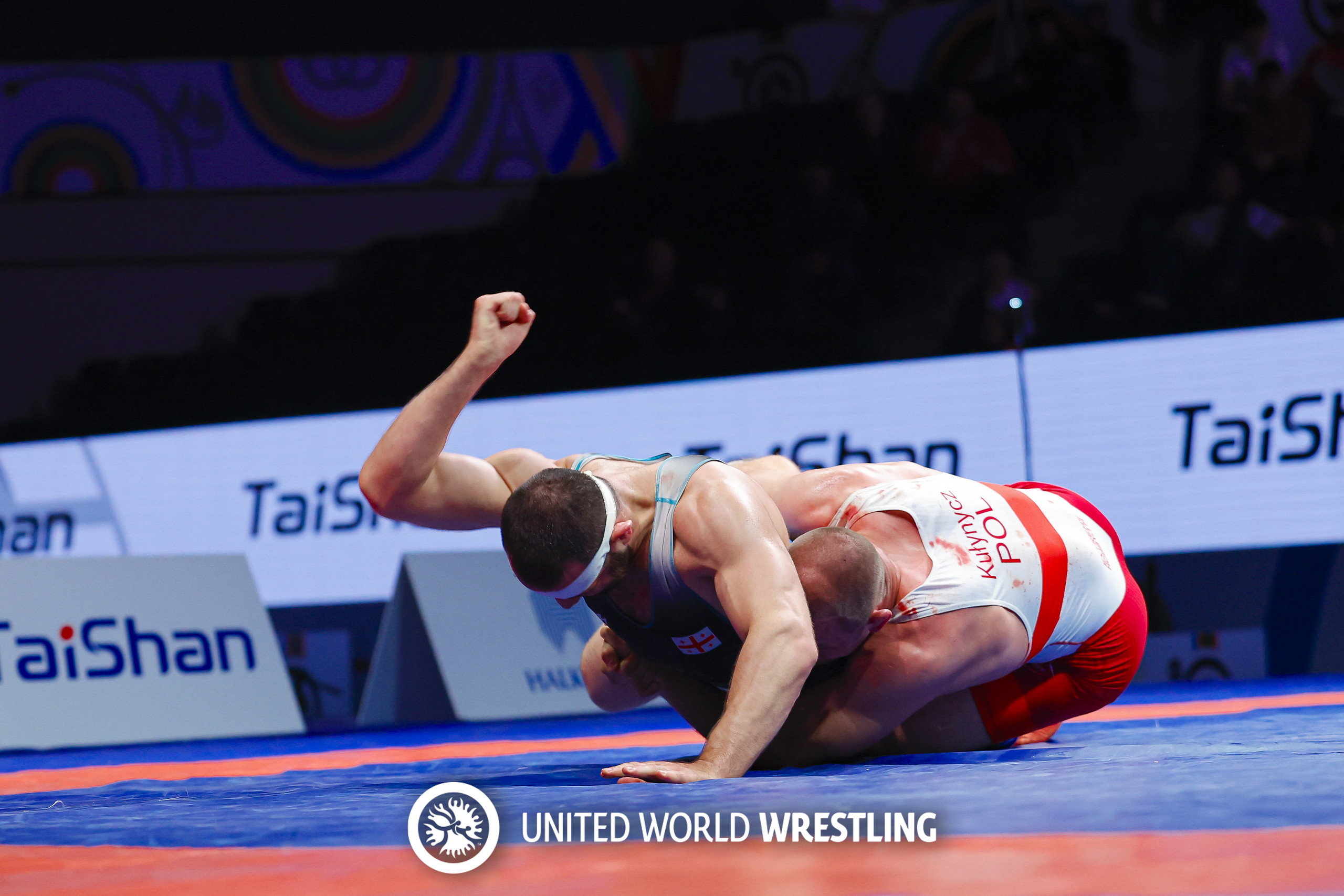 87kg GR - Arkadiusz Kulynycz (POL) df. Lasha Gobadze (GEO)804-X5.jpg