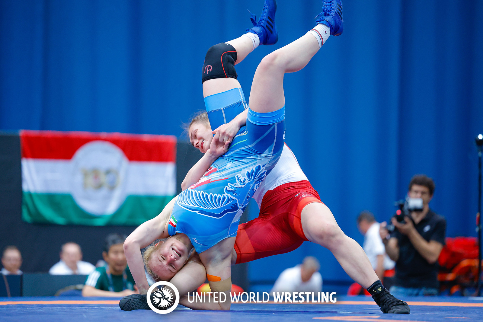 59kg WW - Magdalena Urszula Glodek (POL) df. Nikolett Szabo (HUN) 0172-X3.jpg