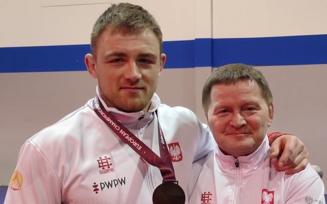 Z brązowym medalistą Mistrzostw Europy FS 125 kg Robertem Baranem